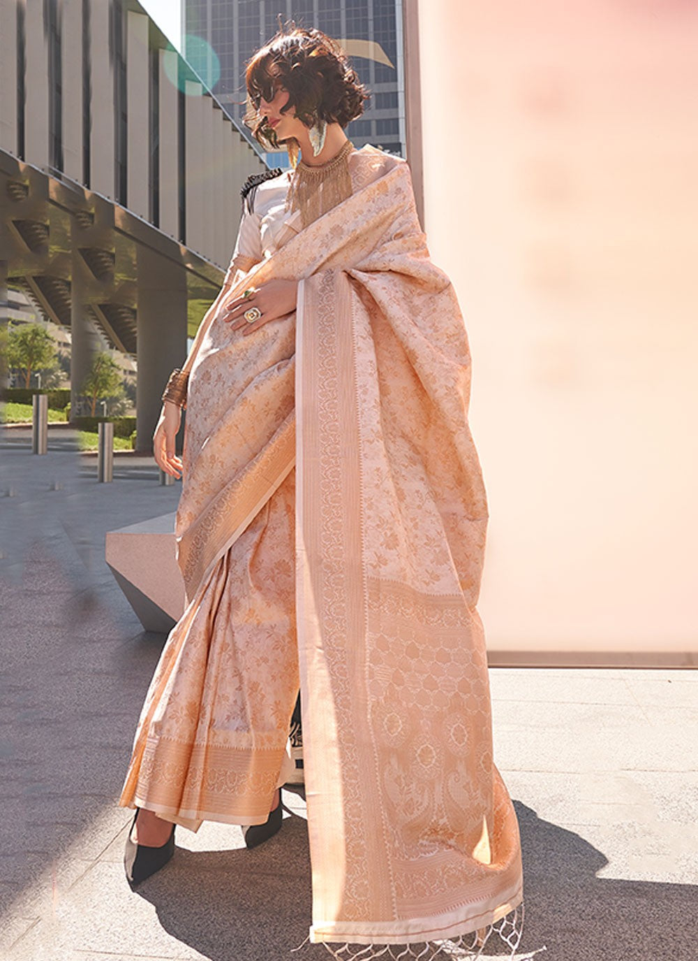 Classic Weaving Zari Handloom Silk Saree - S6016