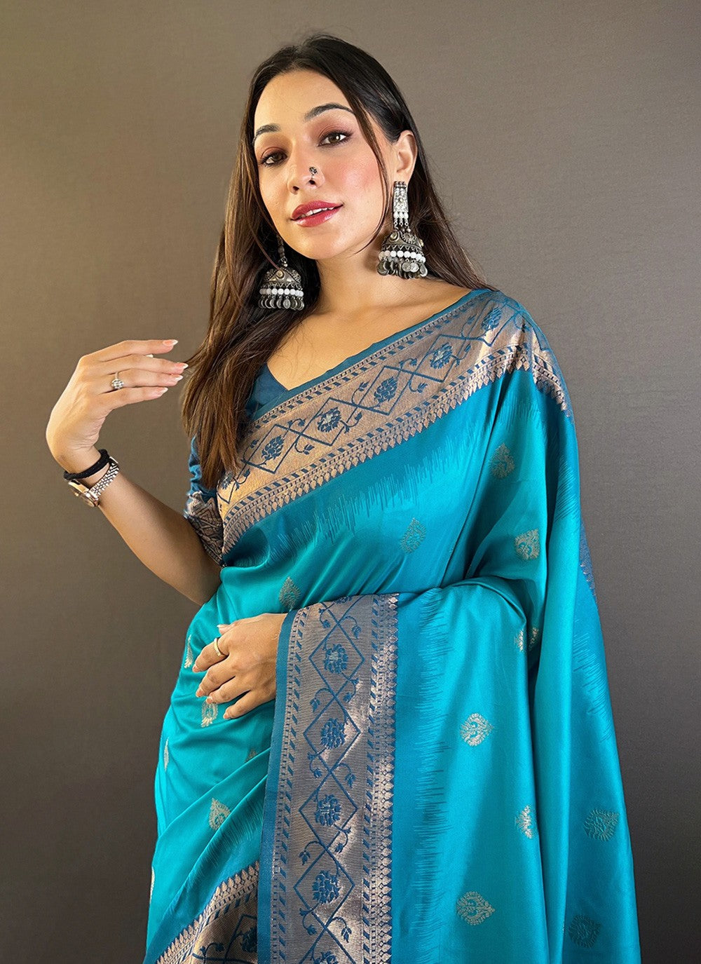 Classic Weaving Zari Silk Saree - S8381