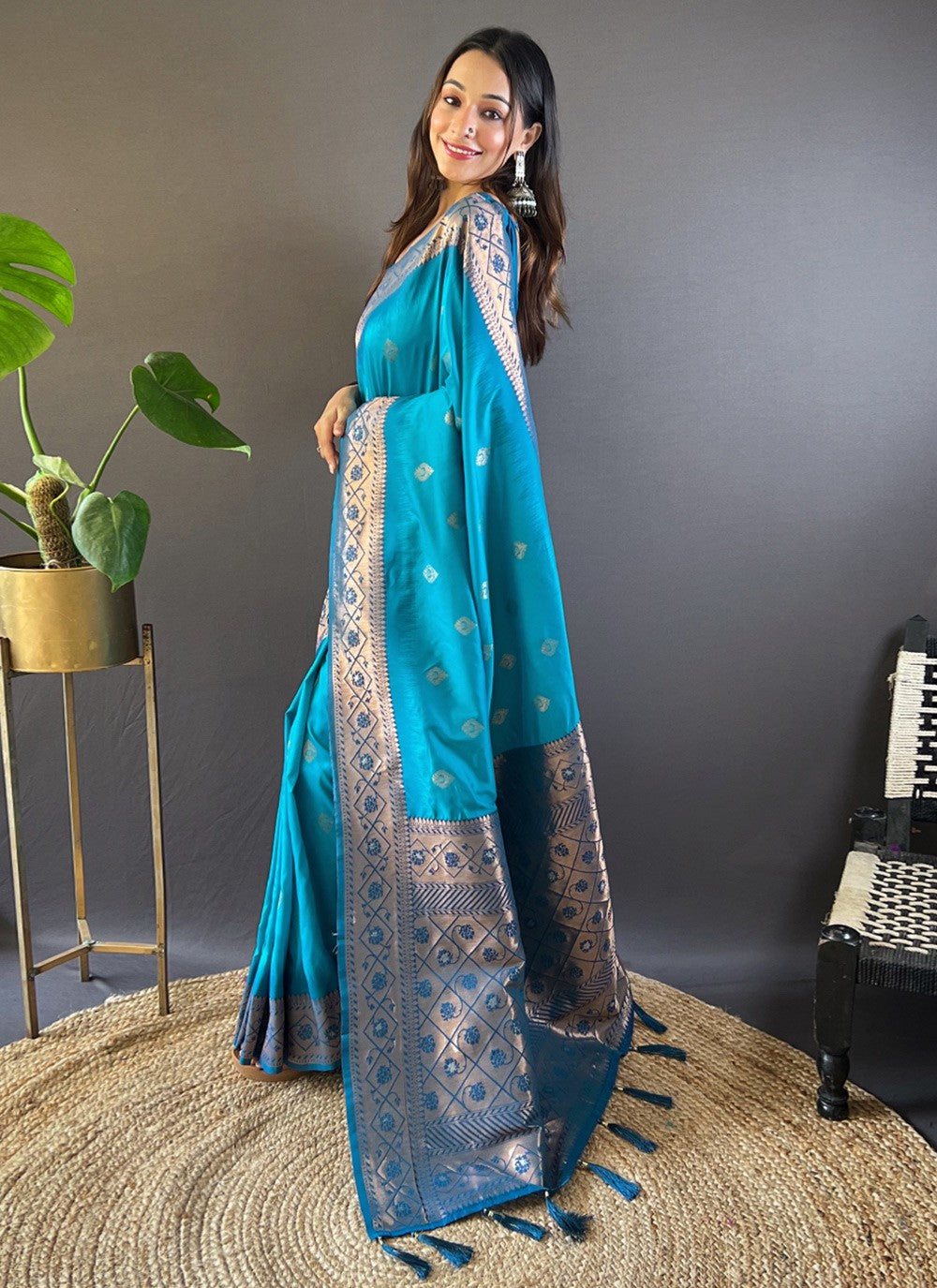 Classic Weaving Zari Silk Saree - S8381