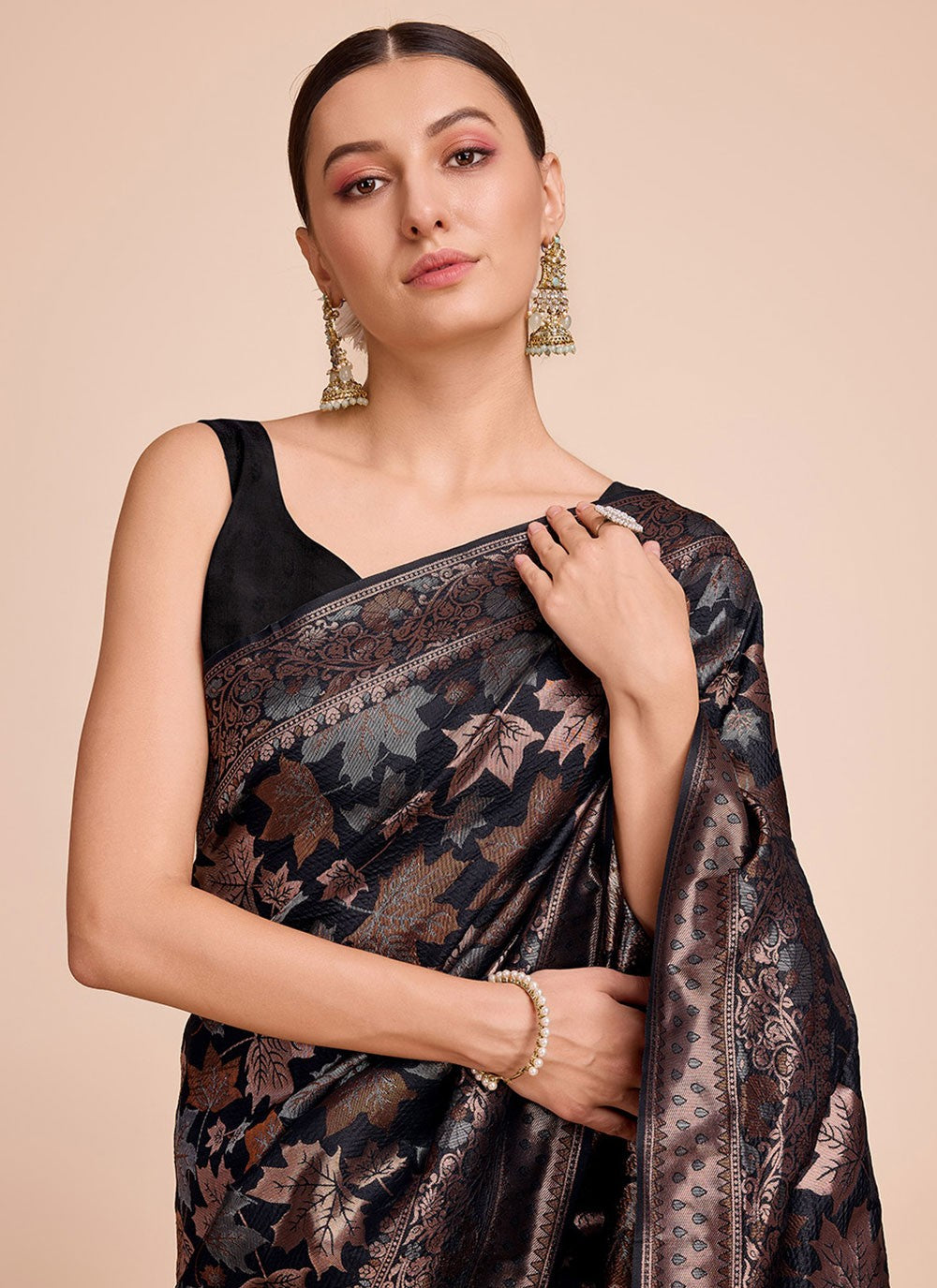 Classic Weaving Zari Handloom Silk Saree - S6852