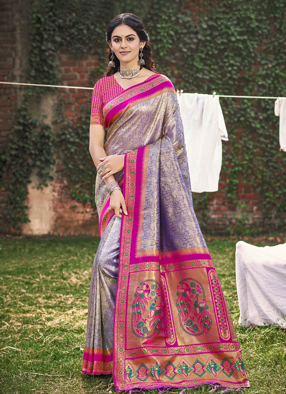 Trendy Saree Weaving Zari Purple Banarasi Silk Saree S12765