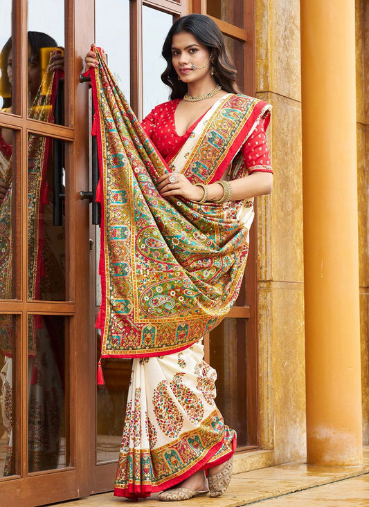 White Silk Classic Saree Digital Print S19350