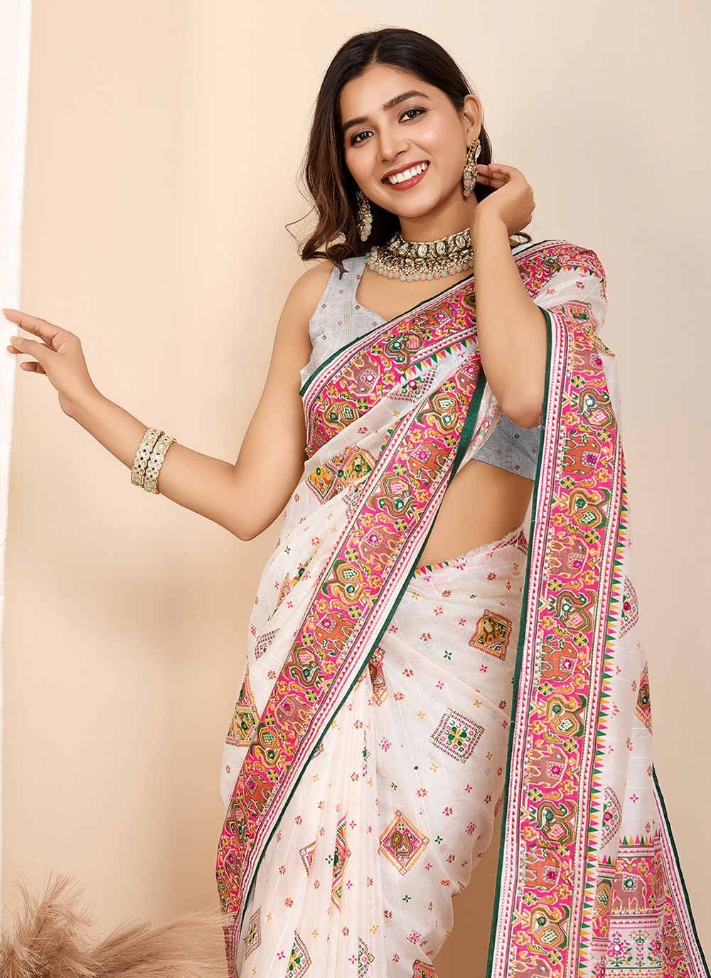 Classic Saree Foliage Prints White Cotton Saree S13538