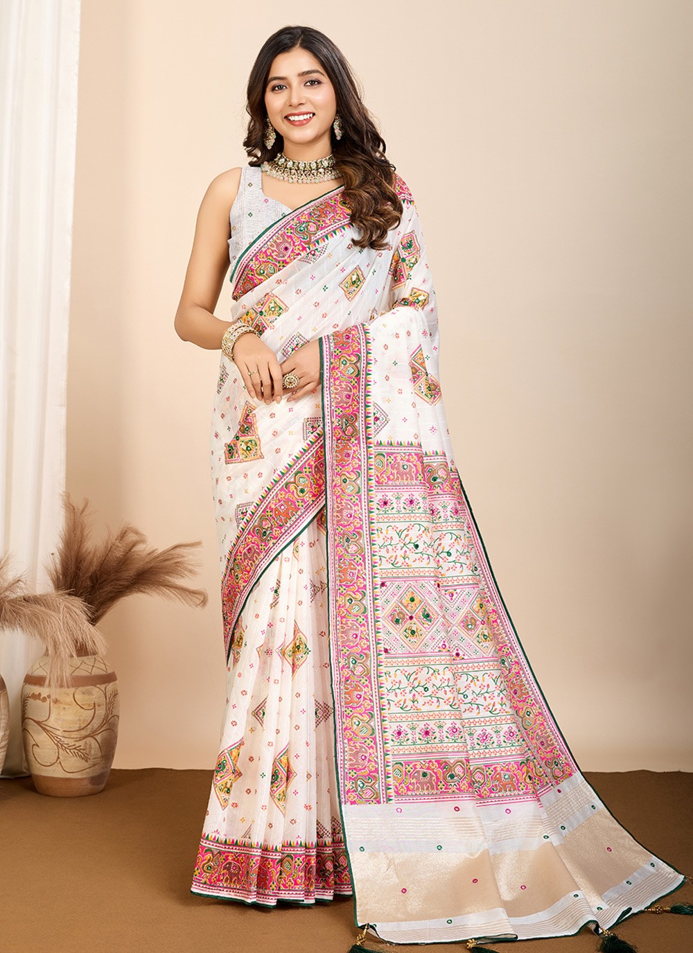 Classic Saree Foliage Prints White Cotton Saree S13538