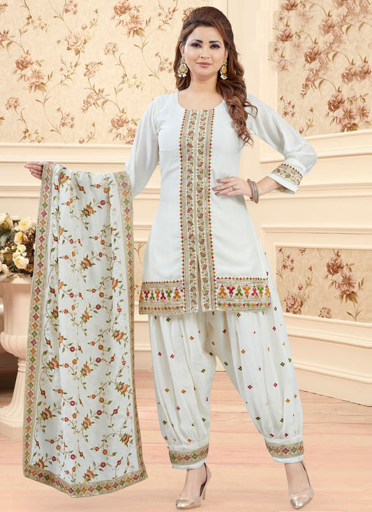 Salwar Suit Embroidered White Silk T5662