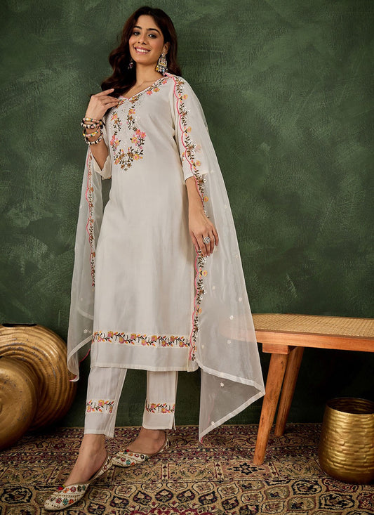 Pant Style Suit Embroidered White T7789
