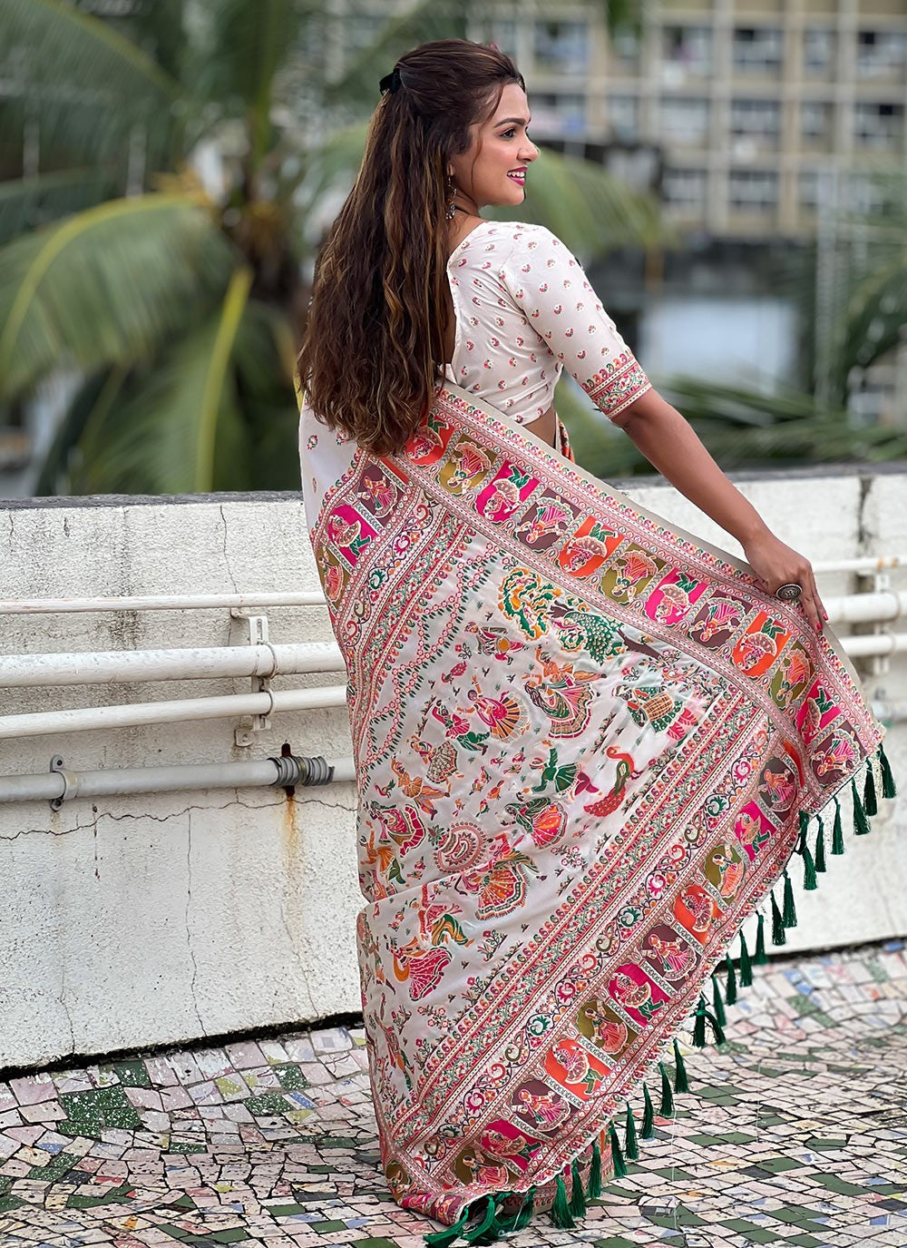 Contemporary Kashmiri Pashmina, Silk Saree - S8739