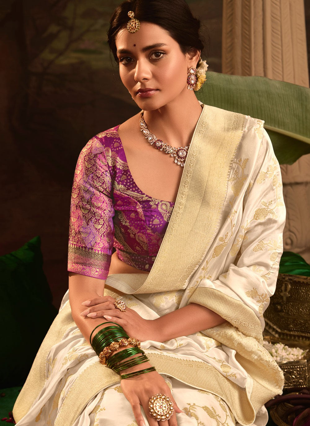 Weaving Zari Pure Dola Saree - S12085