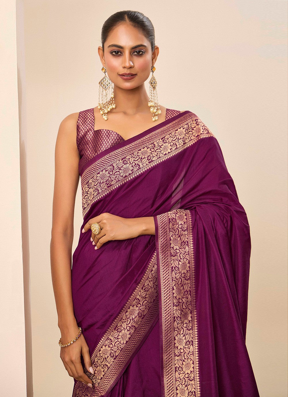 Wine Silk Contemporary Saree Woven S16640