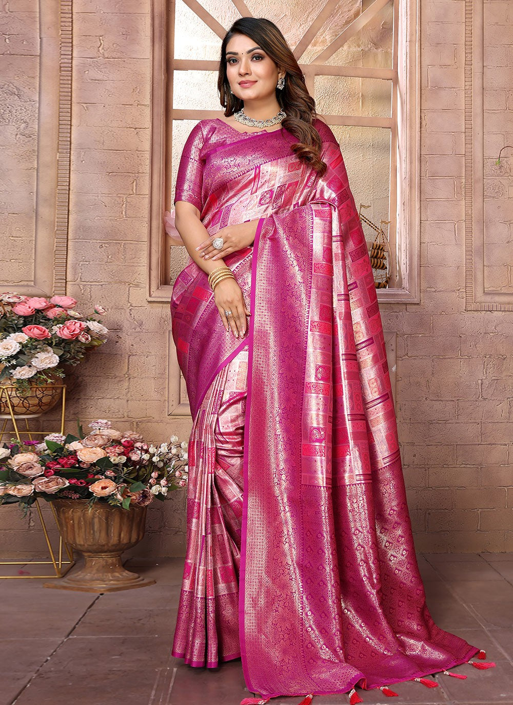 Woven Banarasi Silk Magenta Contemporary Saree S15062
