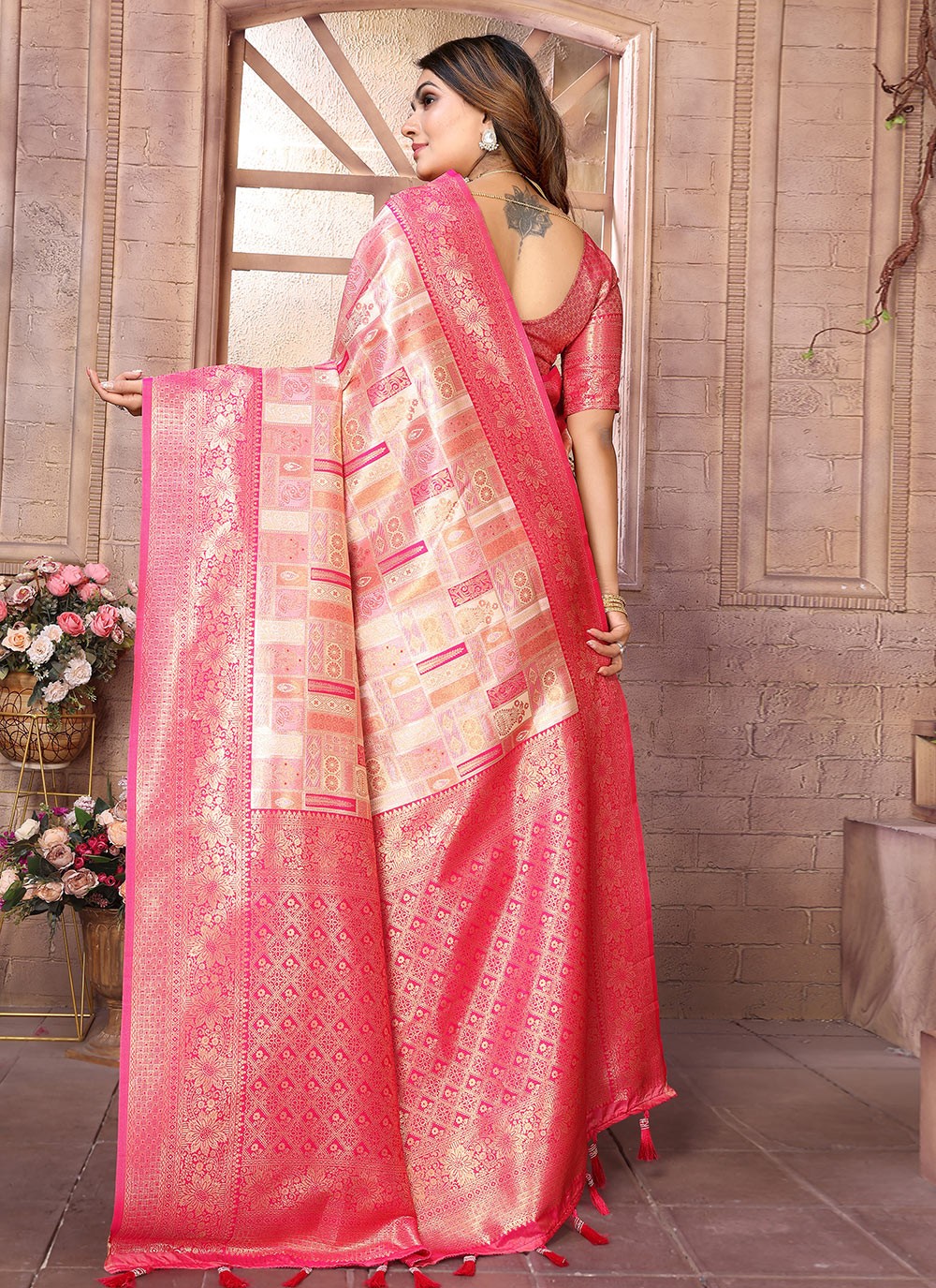 Woven Banarasi Silk Peach Classic Saree S15061