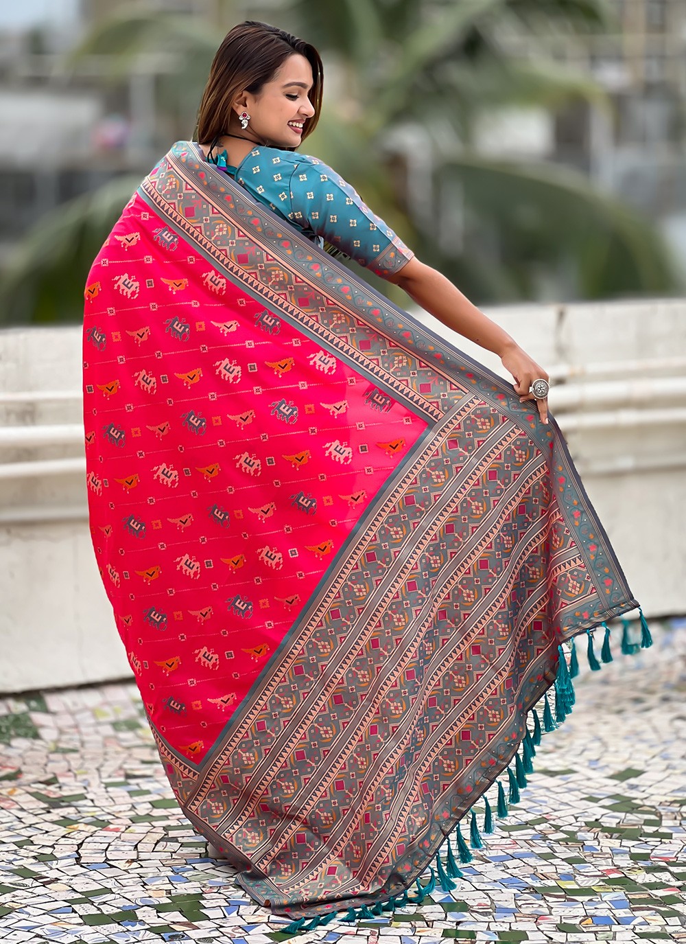 Pink Patola Silk Contemporary Saree Meenakari, Woven S16571