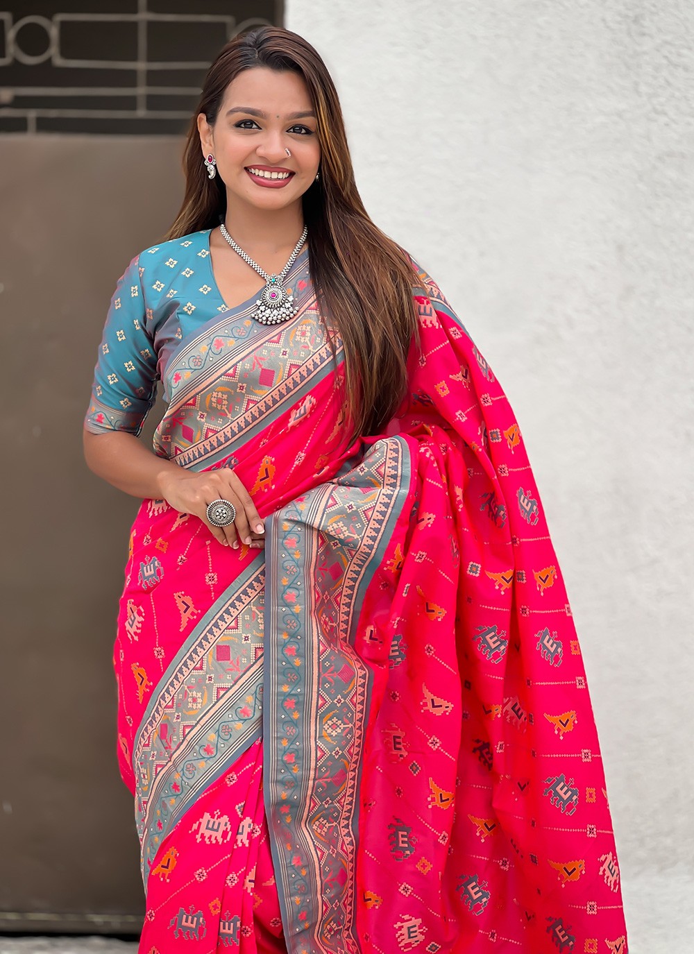Pink Patola Silk Contemporary Saree Meenakari, Woven S16571