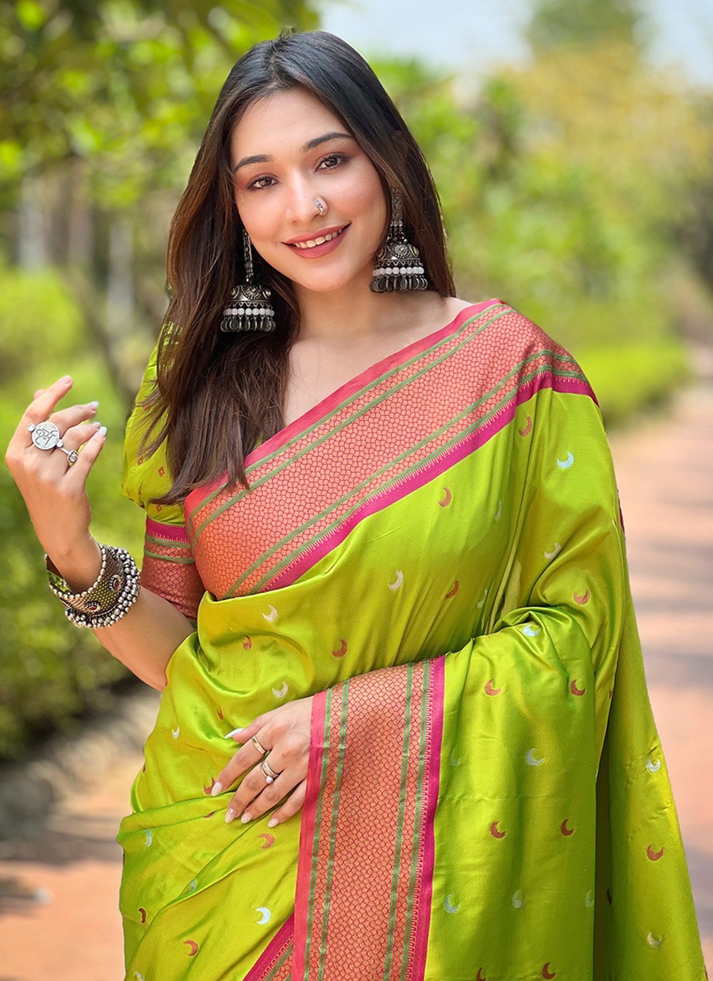 Trendy Woven Silk Saree - S8063