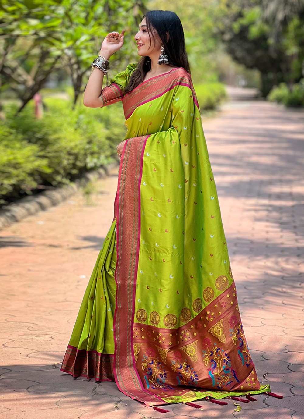 Trendy Woven Silk Saree - S8063