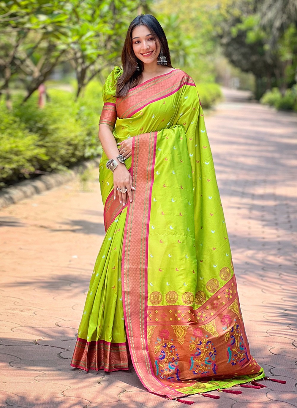 Trendy Woven Silk Saree - S8063