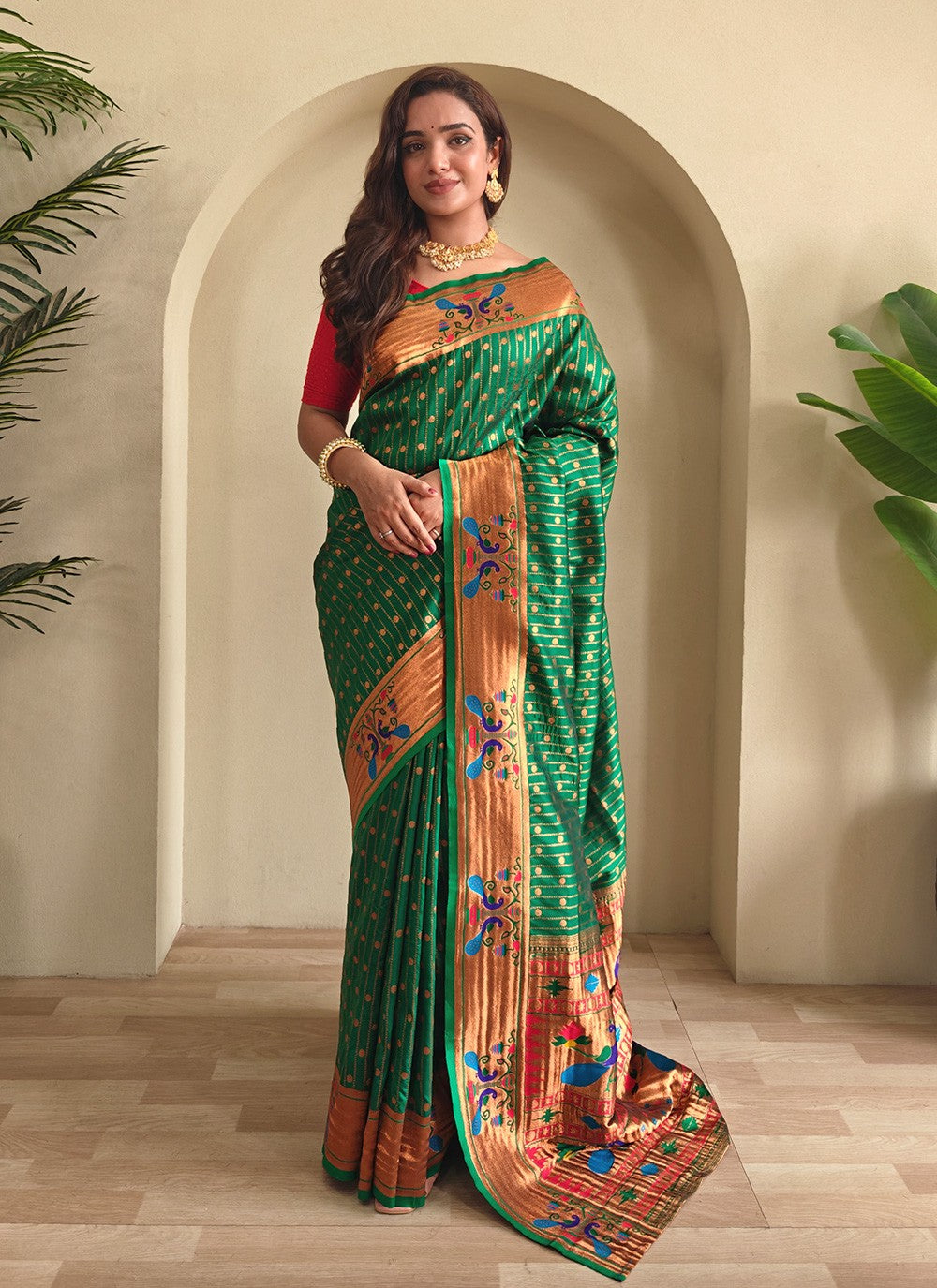 Green Silk Trendy Saree Woven S16436
