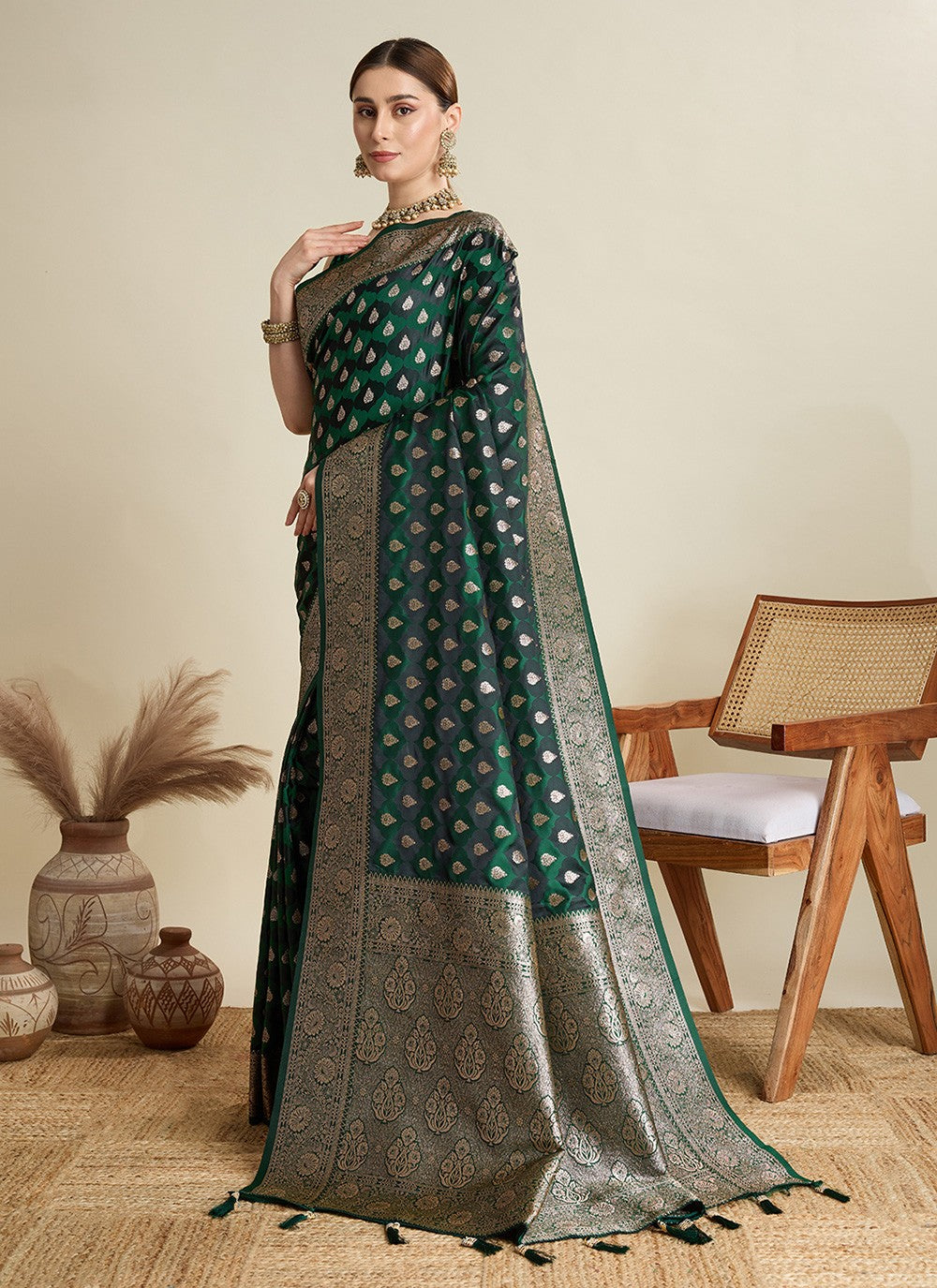Green Satin Silk Contemporary Saree Woven S16830