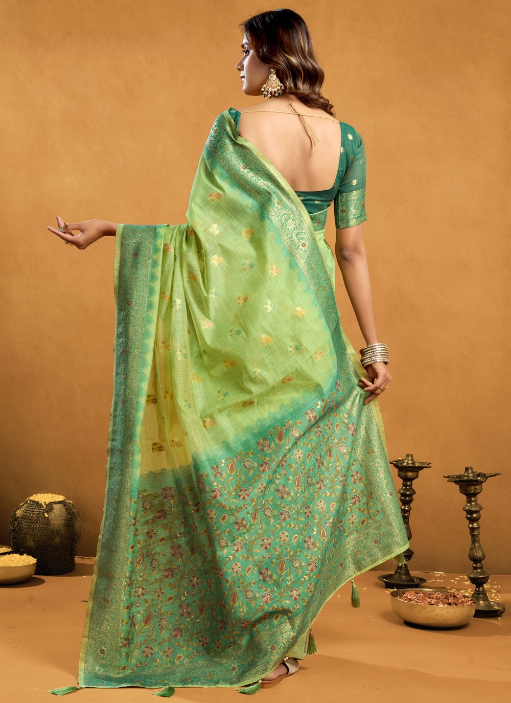 Green Cotton Traditional Saree Woven, Zari S17307