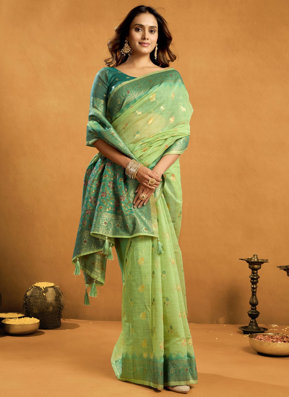 Green Cotton Traditional Saree Woven, Zari S17307