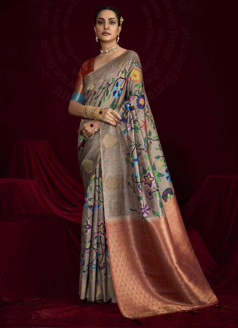 Grey Silk Traditional Saree Woven, Zari S16166