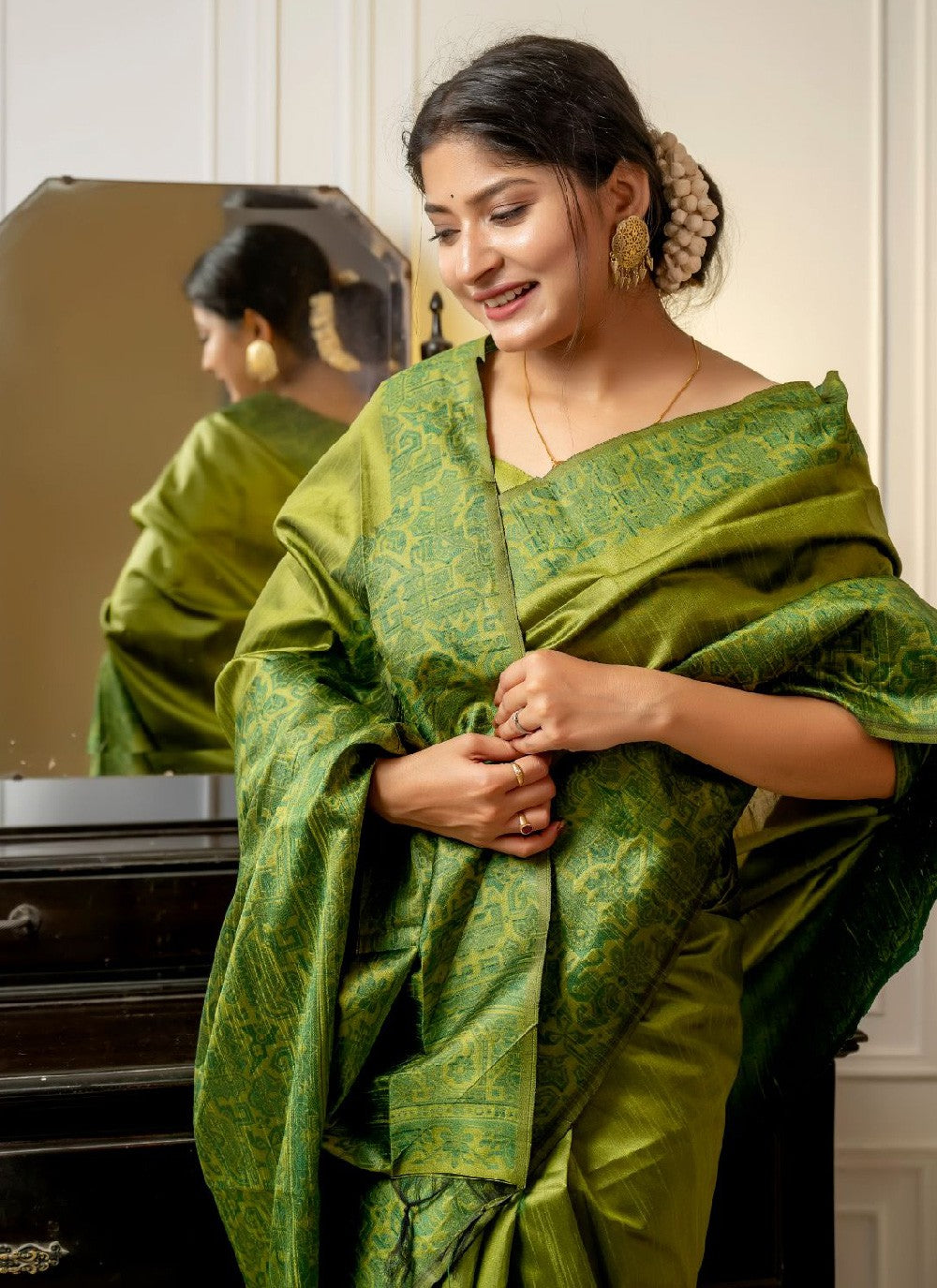 Trendy Border Work Handloom Silk, Raw Silk Saree - S3549