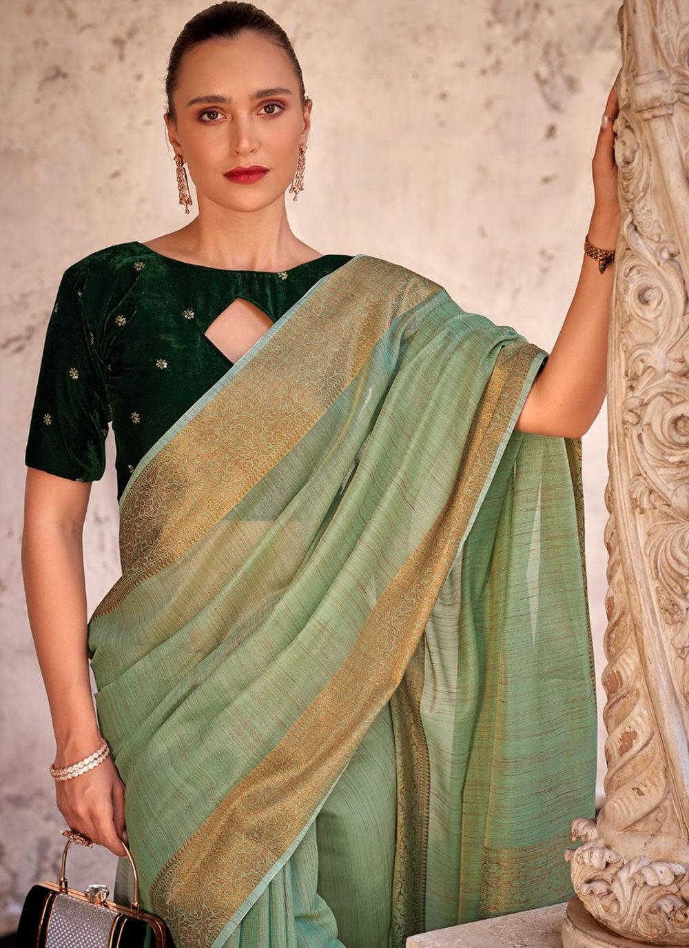 Classic Woven Linen Saree - S7223
