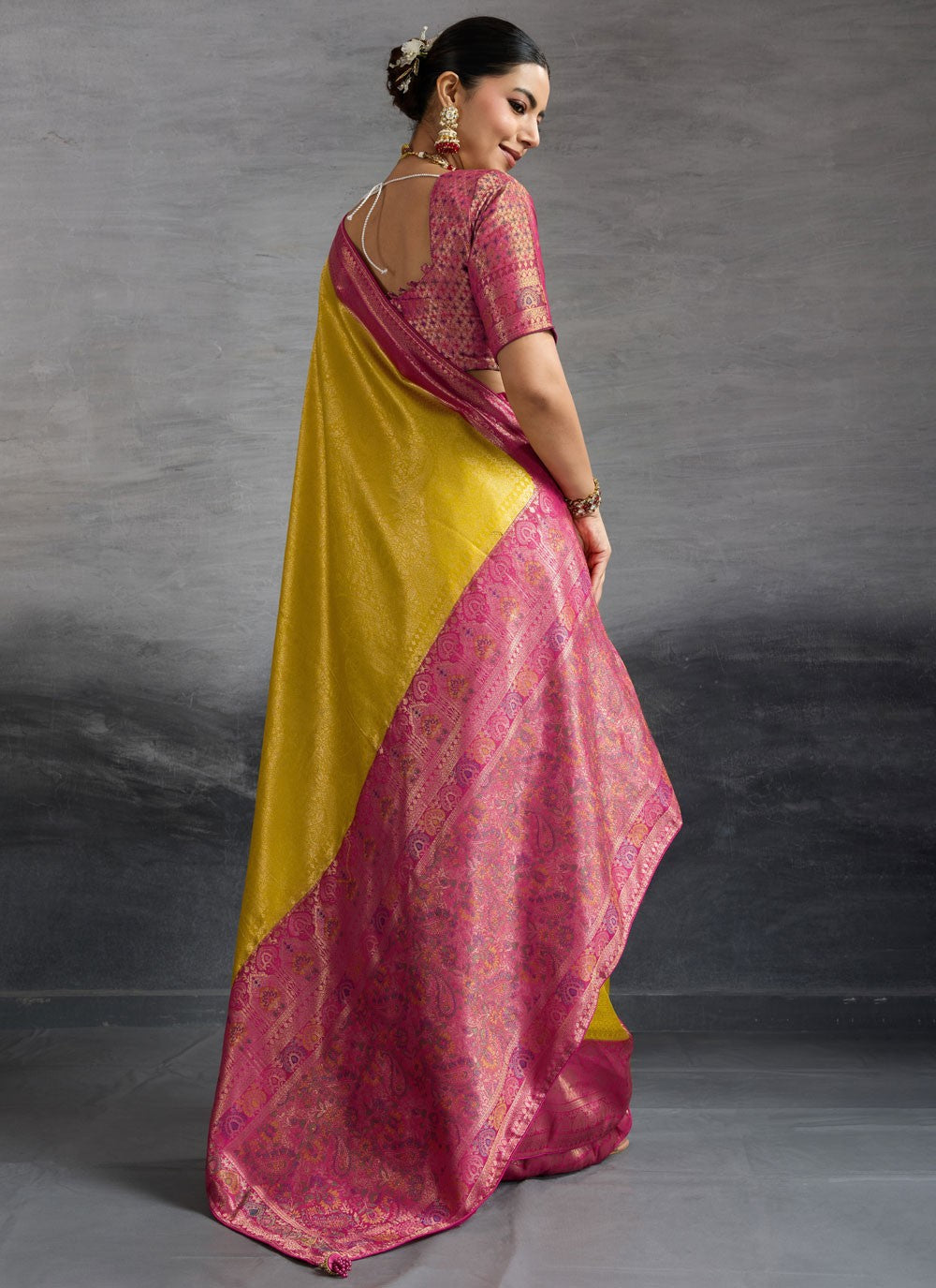 Mustard Kanjivaram Silk Classic Saree Meenakari, Woven, Zari S19102