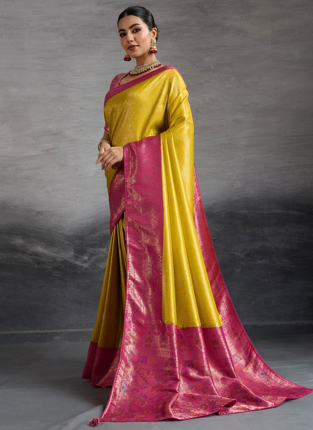Mustard Kanjivaram Silk Classic Saree Meenakari, Woven, Zari S19102
