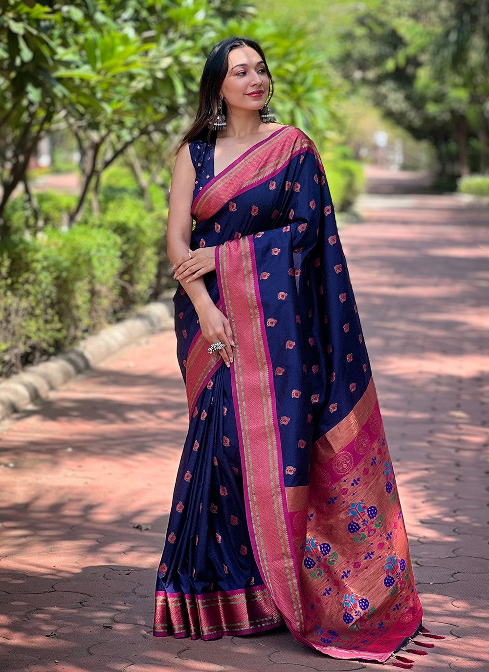 Classic Woven Silk Saree - S8072