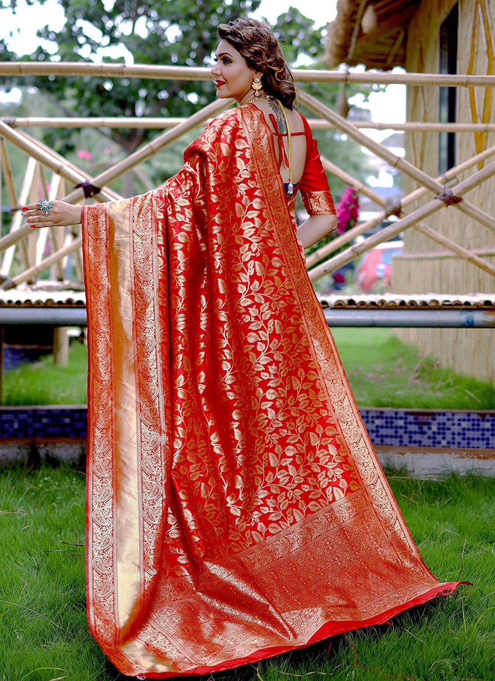 Classic Woven Banarasi Silk Saree - S6034