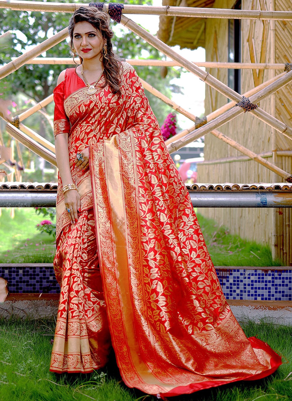 Classic Woven Banarasi Silk Saree - S6034