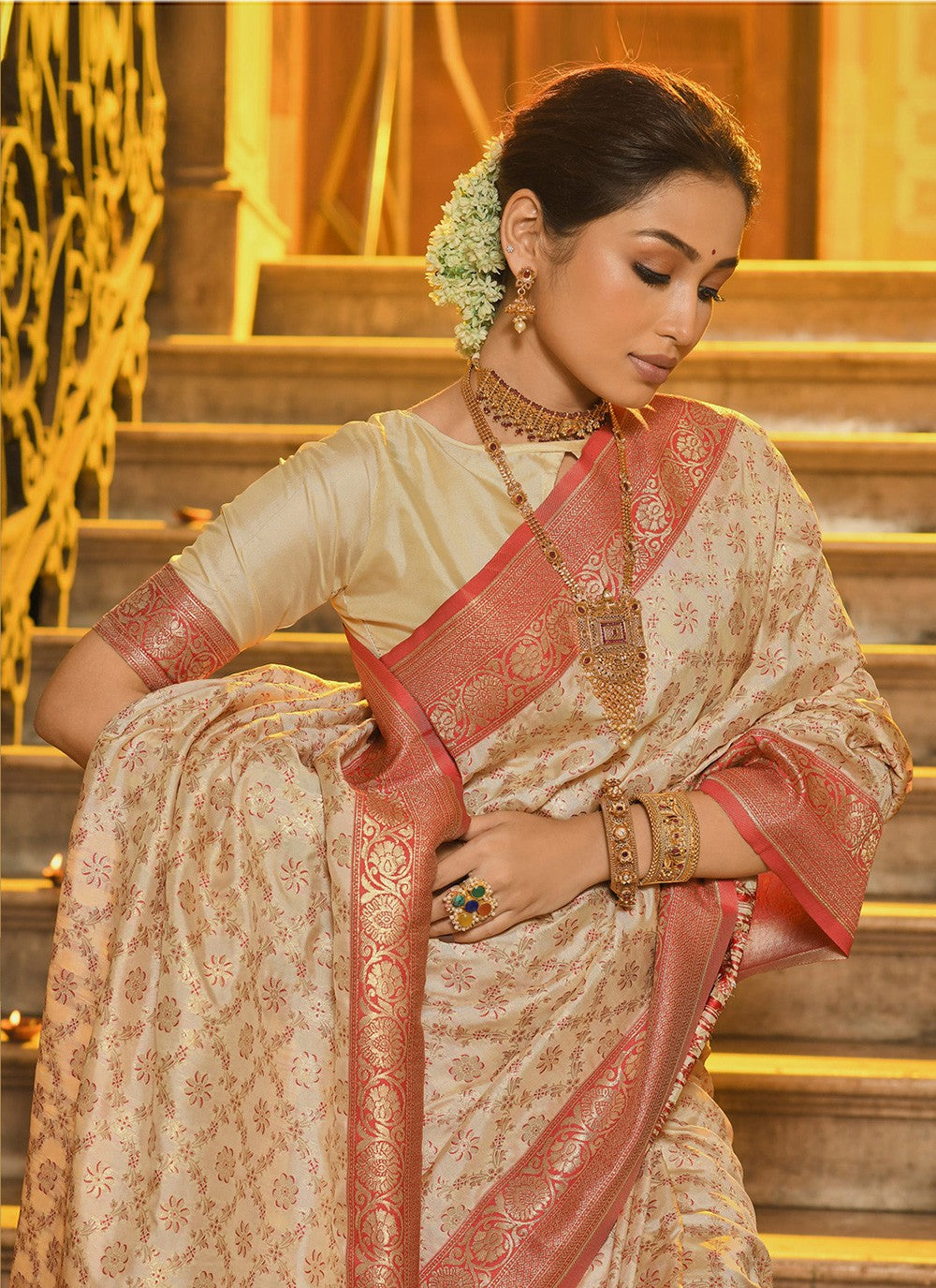 Red Banarasi Silk Contemporary Saree Jacquard Work, Woven S16599