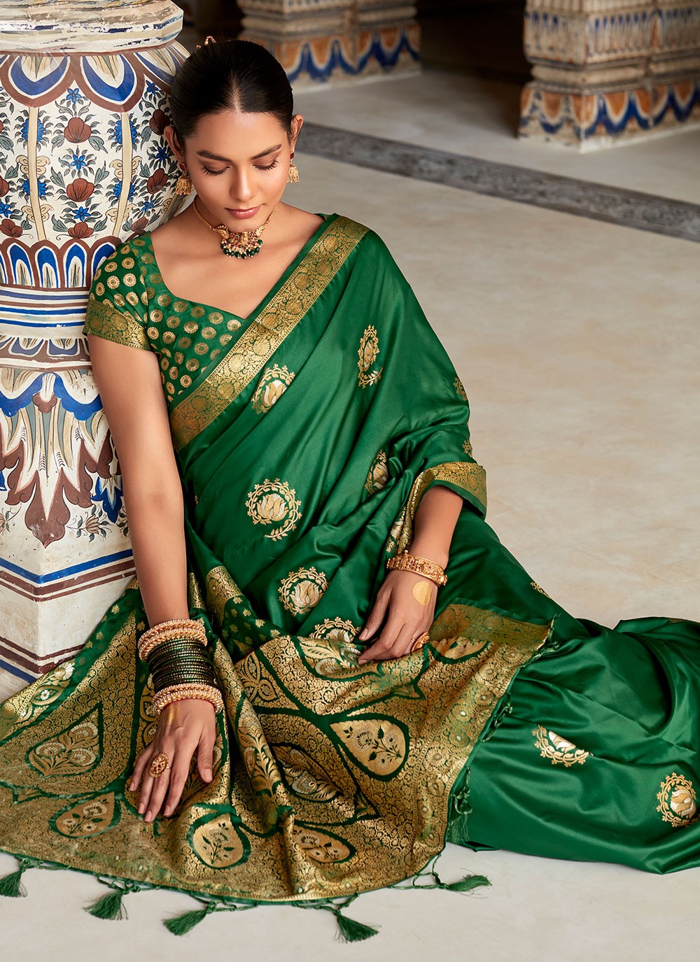 Classic Woven Satin Silk Saree - S4568