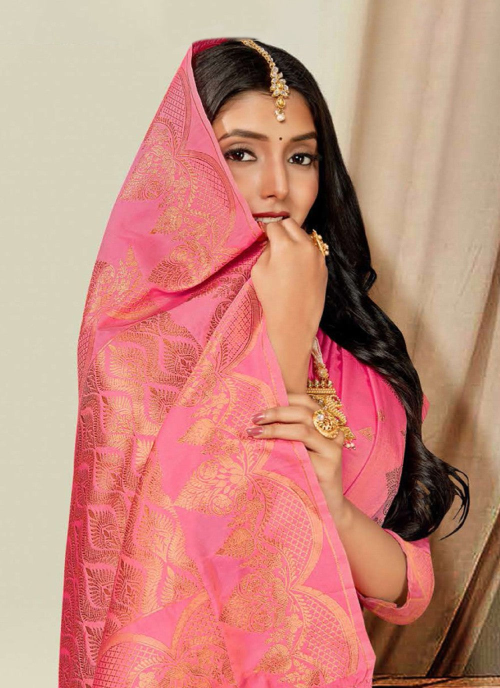 Classic Woven Silk Saree - S7384