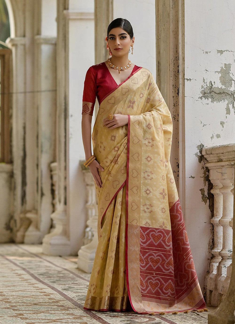Contemporary Woven Cream Silk Saree S13714
