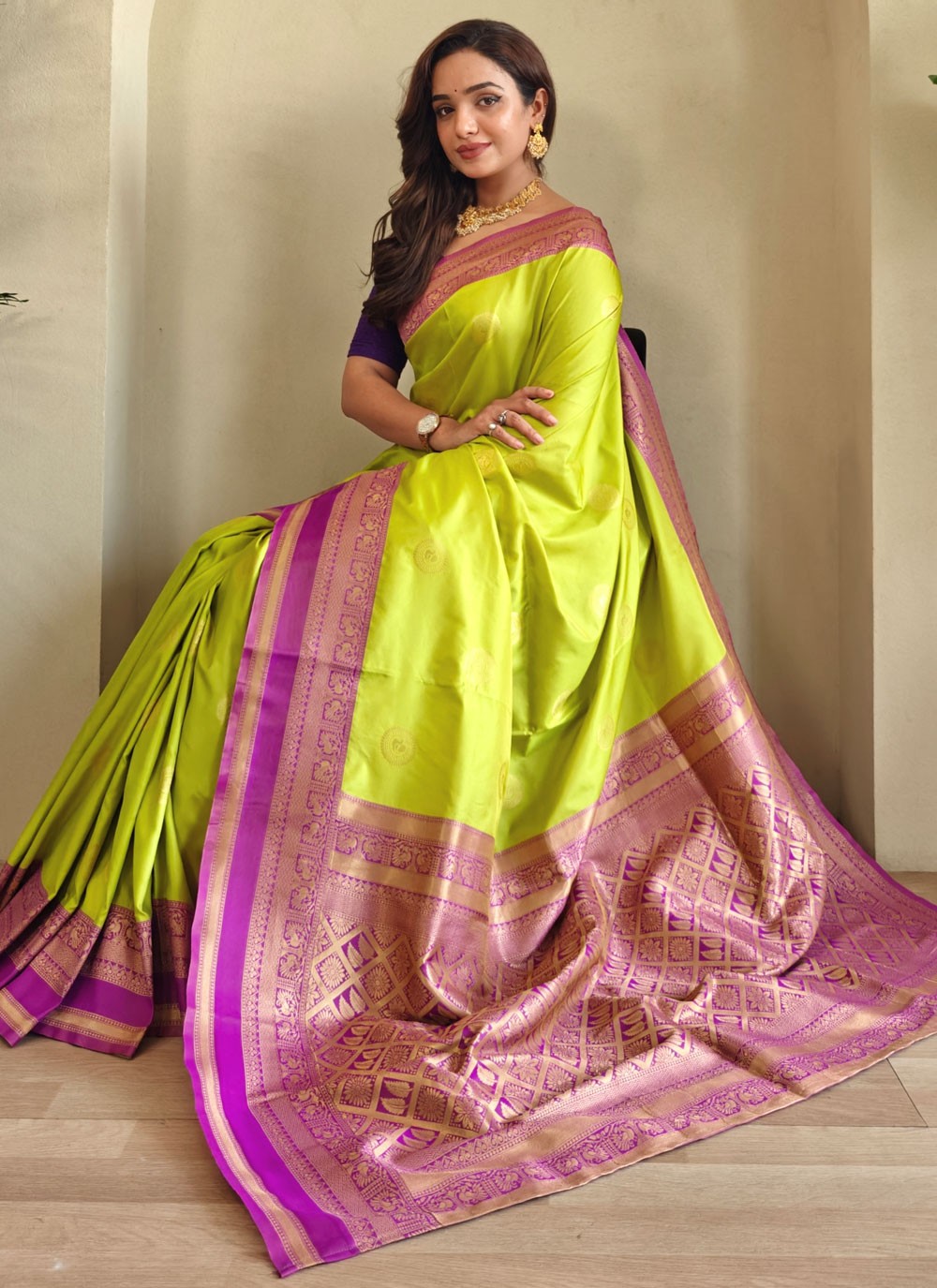 Green Silk Traditional Saree Woven S17276