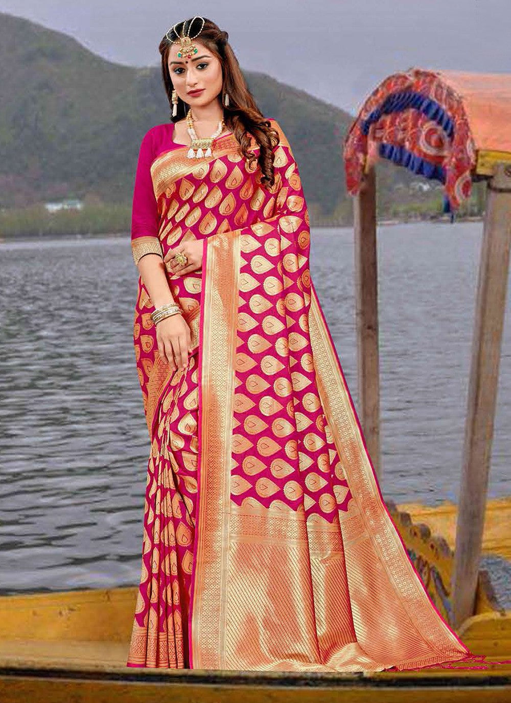 Trendy Woven Silk Saree - S5219