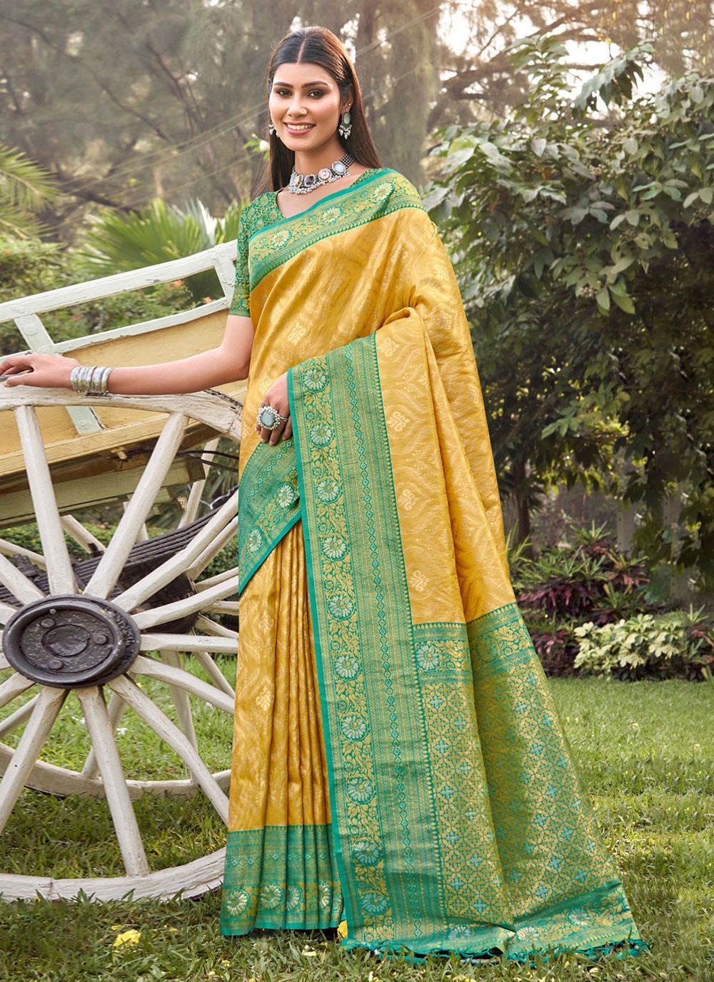 Traditional Weaving Zari Banarasi Silk Saree - S4630