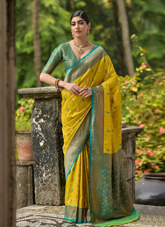 Trendy Saree Weaving Zari Yellow Banarasi Silk Saree S13340