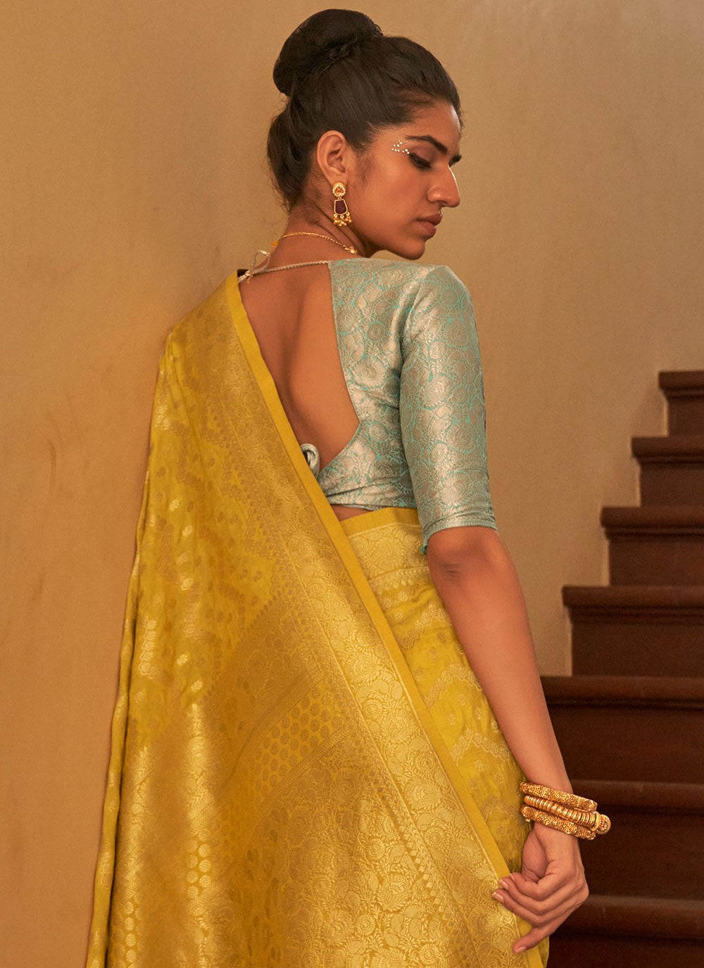 Classic Weaving Zari Crepe Silk, Naylon Saree - S6760