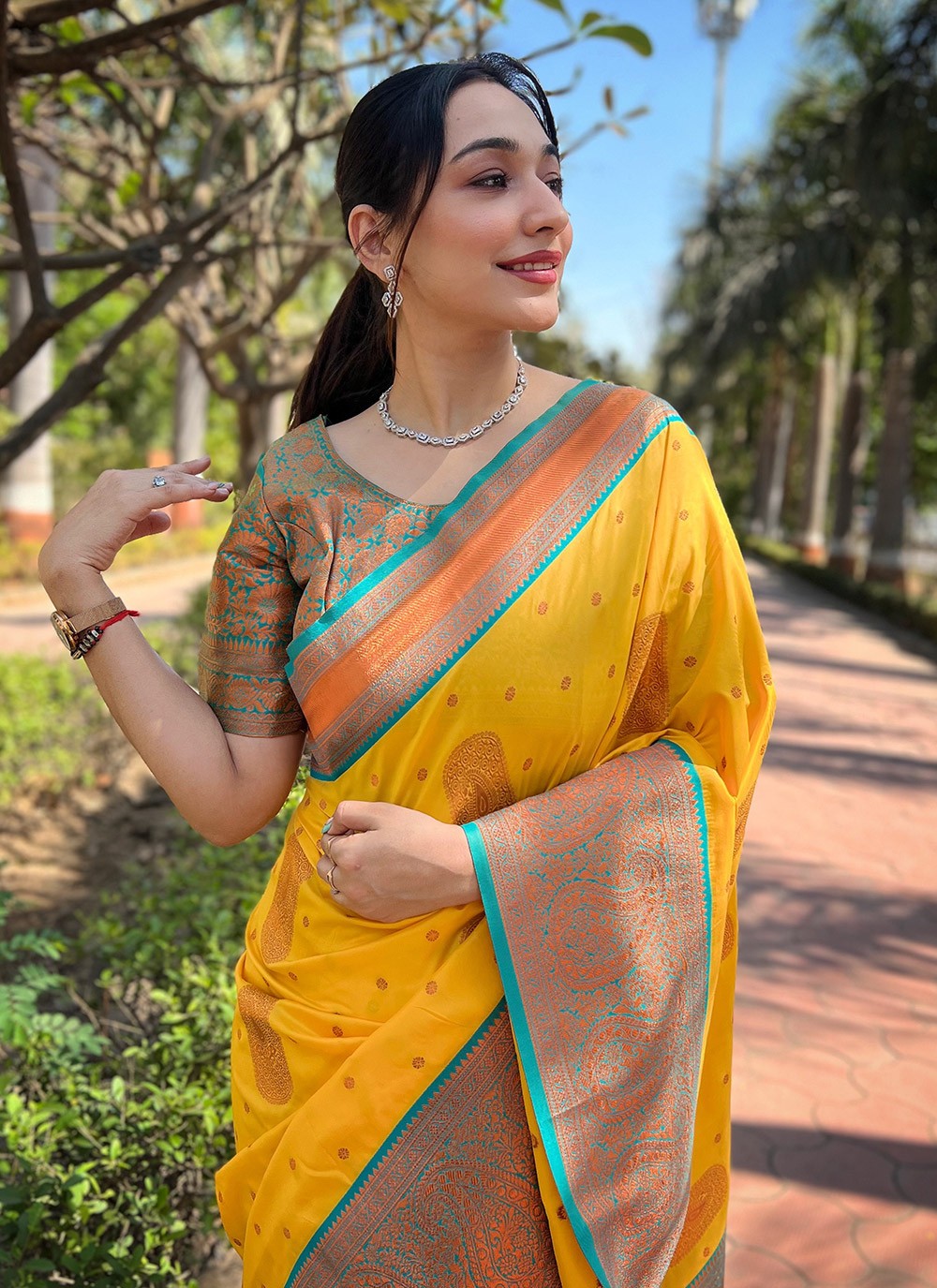 Classic Woven Silk Saree - S8093