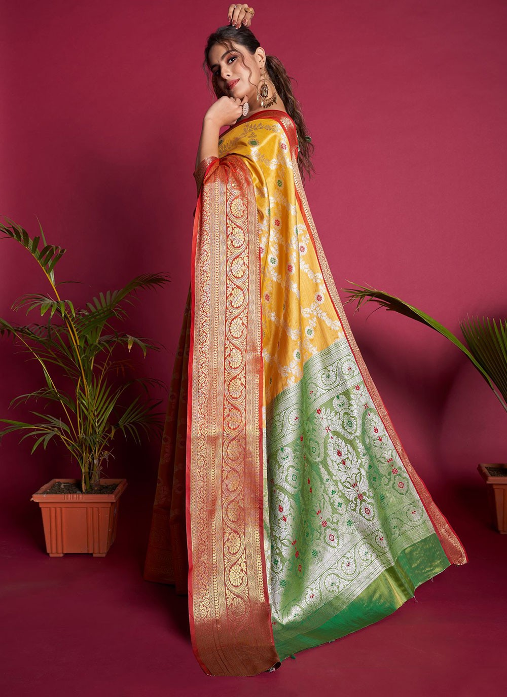 Contemporary Woven Kanjivaram Silk Saree - S3103