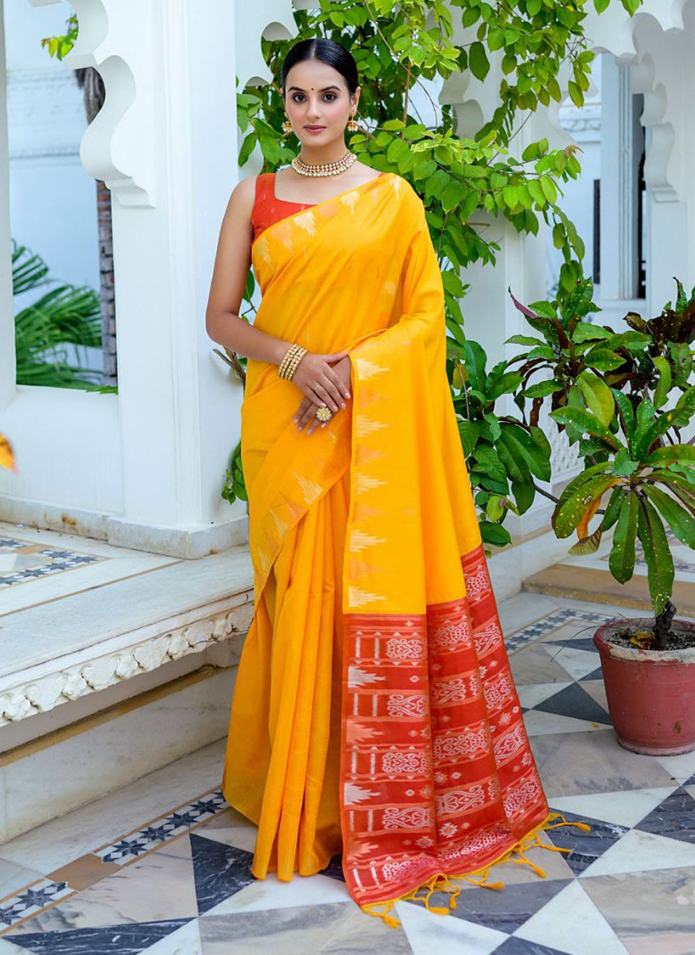 Trendy Woven Silk Saree - S4339