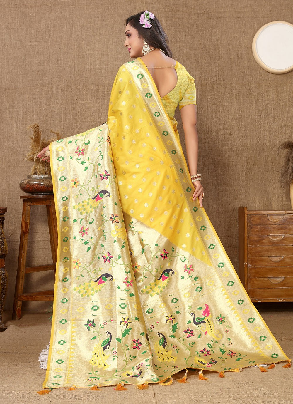 Classic Weaving Zari Silk Saree - S5622