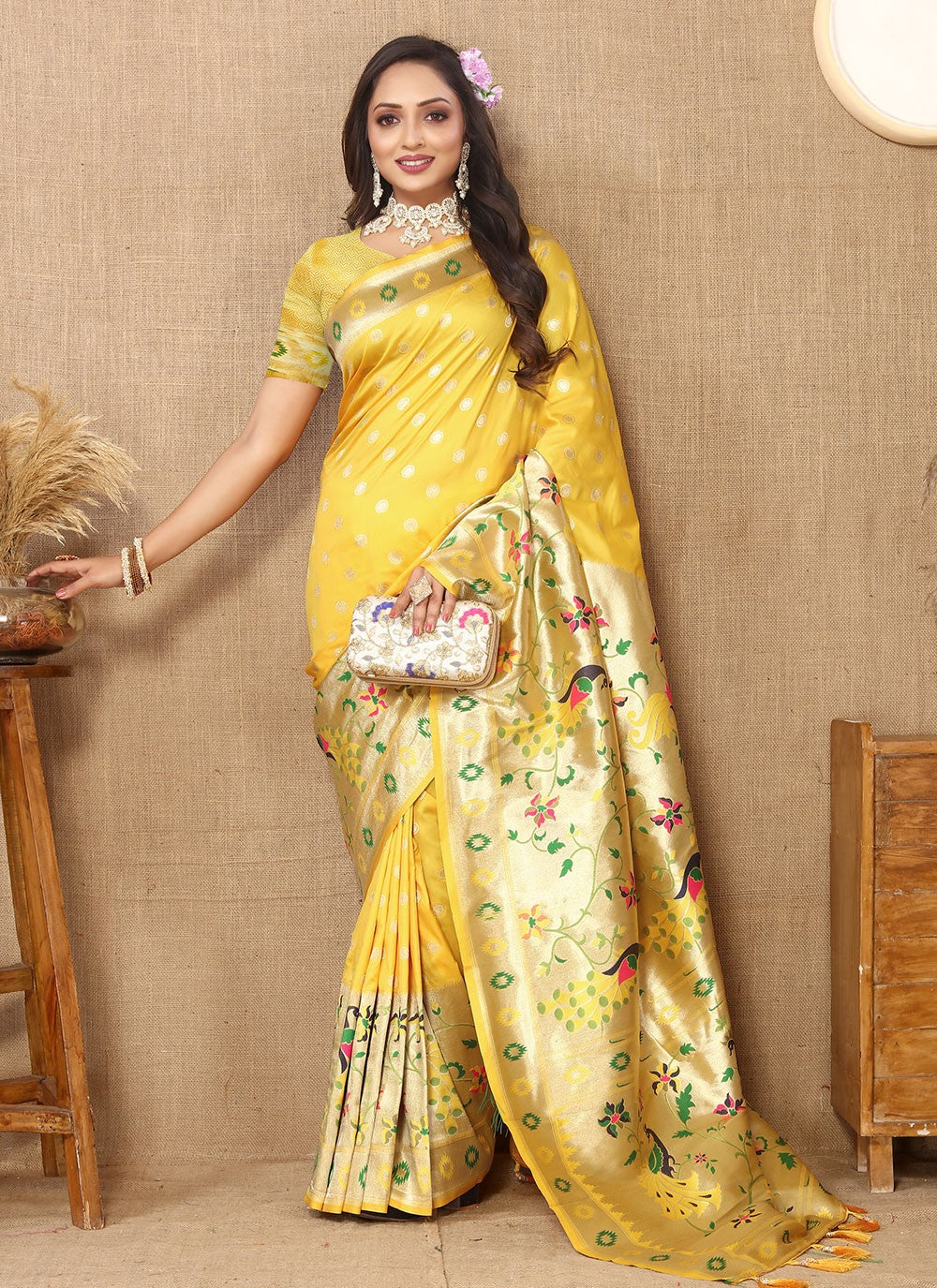 Classic Weaving Zari Silk Saree - S5622