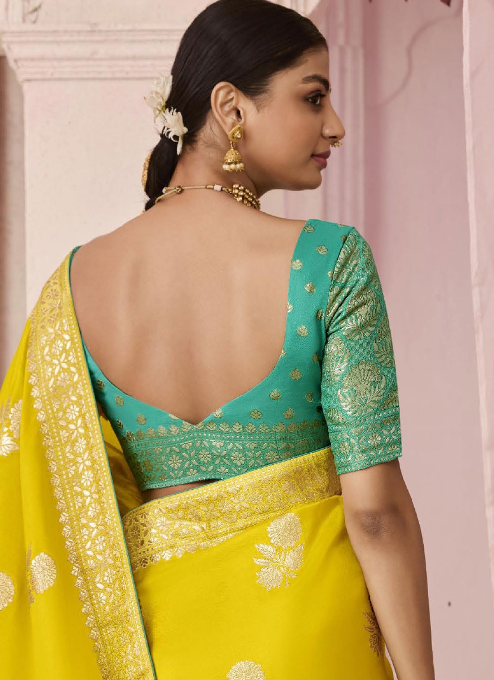 Contemporary Floral Printed Viscose Saree - S7804