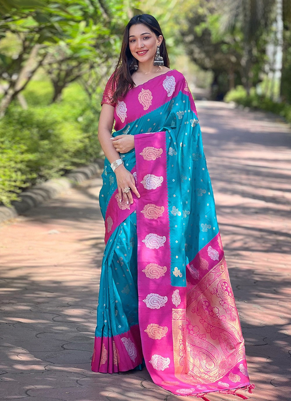 Contemporary Woven Aqua Blue Silk S12600