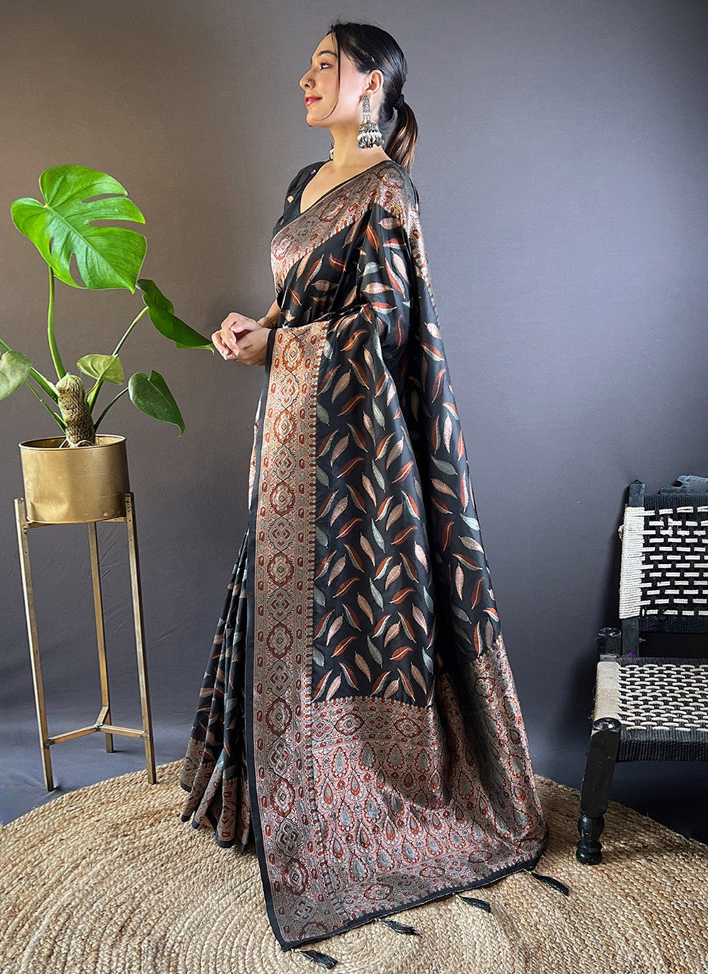 Trendy Woven Silk Saree - S8110