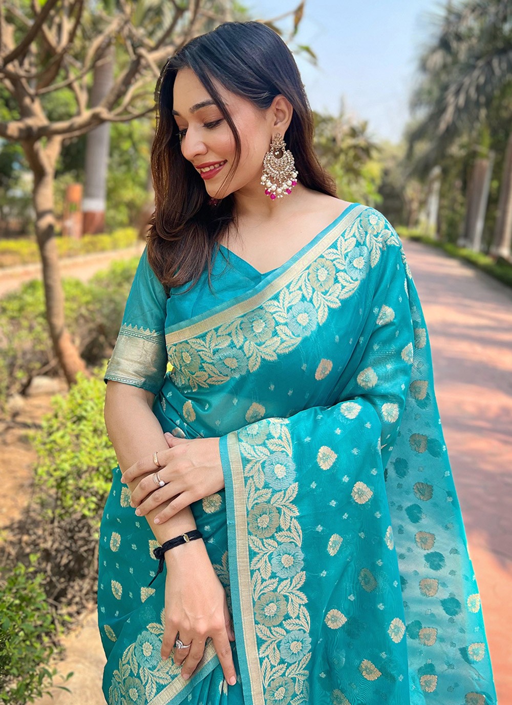 Contemporary Woven Organza Saree - S8057